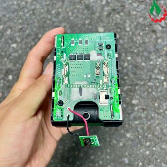 Pin DEKTON 21V M21-B3A6C 3AH chân pin Makita