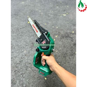 Máy cưa xích pin 21V Dekton M21-CS08BLC Lam xích 8inch (20cm)