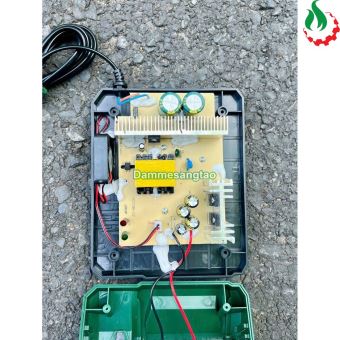 Sạc pin Dekton M21-S40F (4.0A) chân pin Makita có quạt tản nhiệt