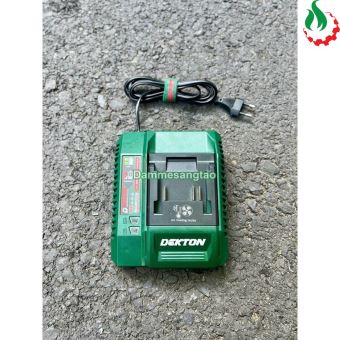 Sạc pin Dekton M21-S40F (4.0A) chân pin Makita có quạt tản nhiệt