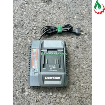 Sạc pin Dekton M21-S40F (4.0A) chân pin Makita có quạt tản nhiệt