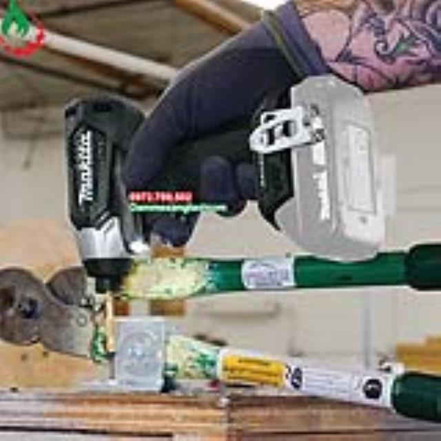 Máy bắn vít dùng pin Makita XDT15