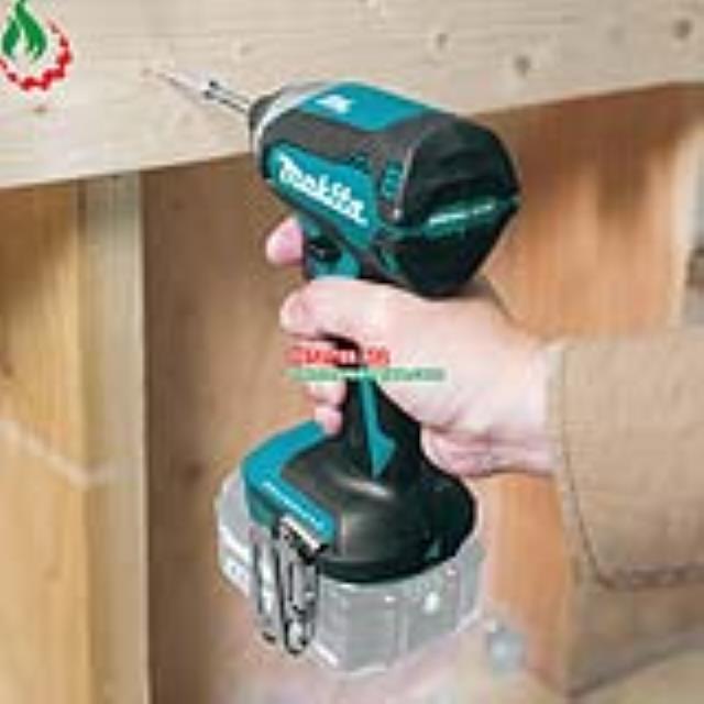 Máy bắn vít dùng pin makita XDT13
