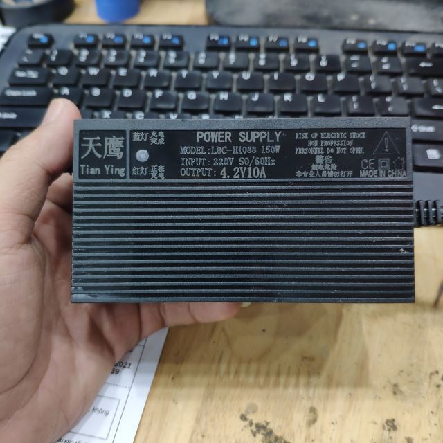 Sạc 1S 4.2V 10A dùng cho pin Li-ion 3.7V (Có quạt)