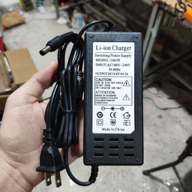 Sạc 4S 14.6V 3A dùng cho pin sắt Li-Fe 3.2V