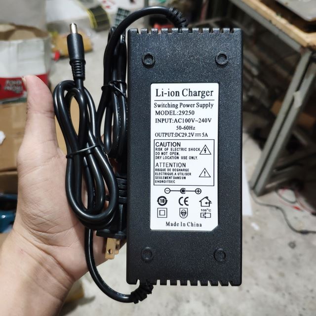 Sạc 8S 29.2V 5A dùng cho pin sắt Li-Fe 3.2V (Dùng chung với sạc 7S 29.4V)